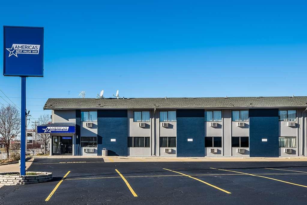 Americas Best Value Inn East Peoria מראה חיצוני תמונה