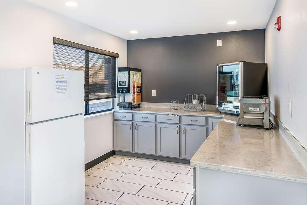 Americas Best Value Inn East Peoria מסעדה תמונה