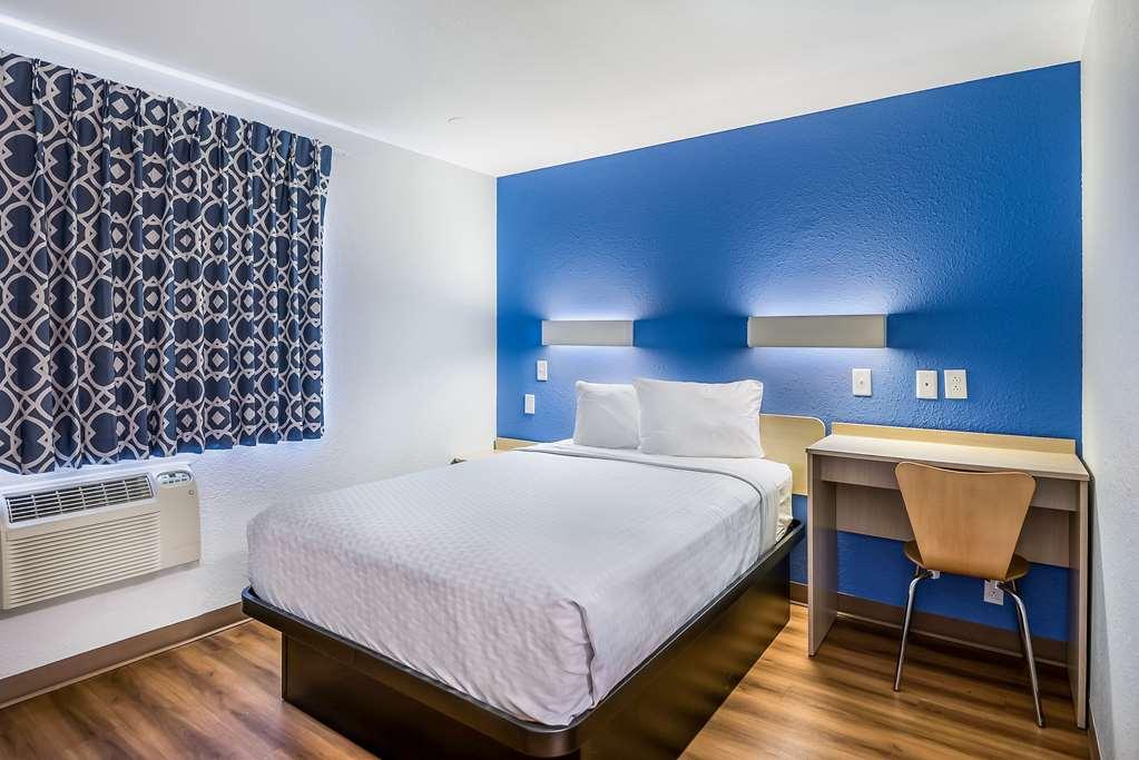 Americas Best Value Inn East Peoria חדר תמונה
