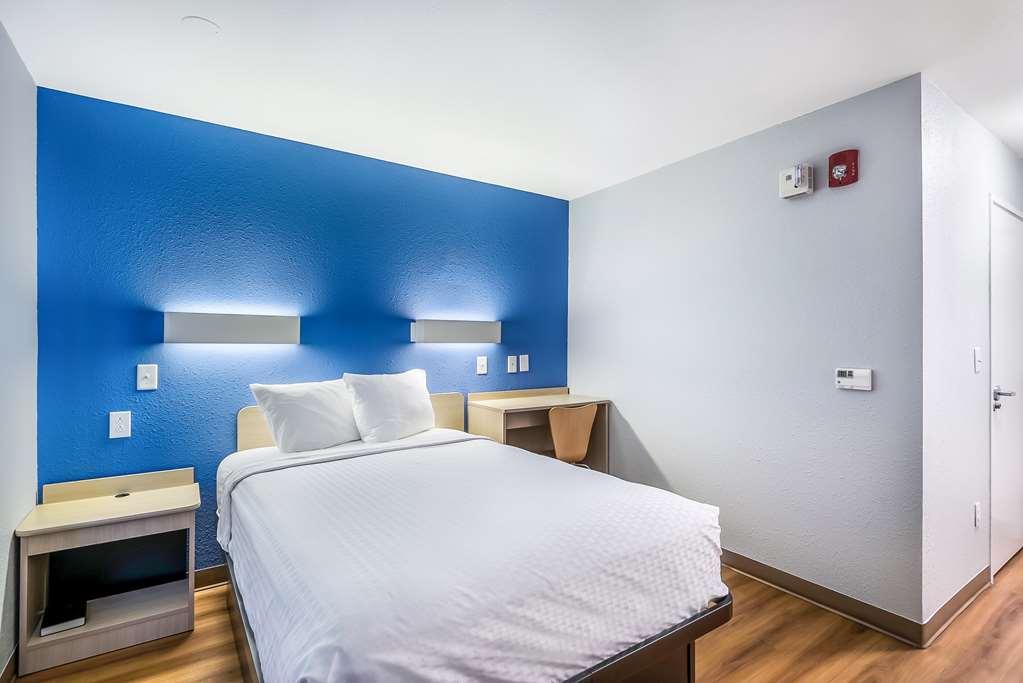 Americas Best Value Inn East Peoria חדר תמונה