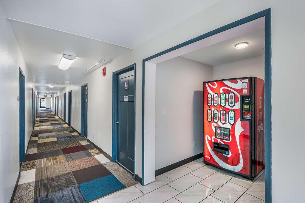 Americas Best Value Inn East Peoria מתקנים תמונה
