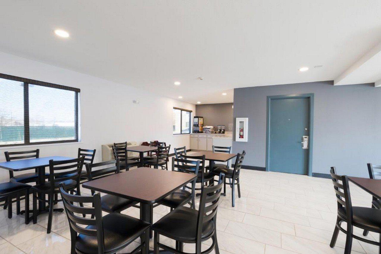 Americas Best Value Inn East Peoria מראה חיצוני תמונה