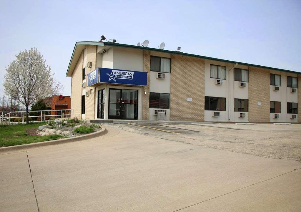 Americas Best Value Inn East Peoria מראה חיצוני תמונה