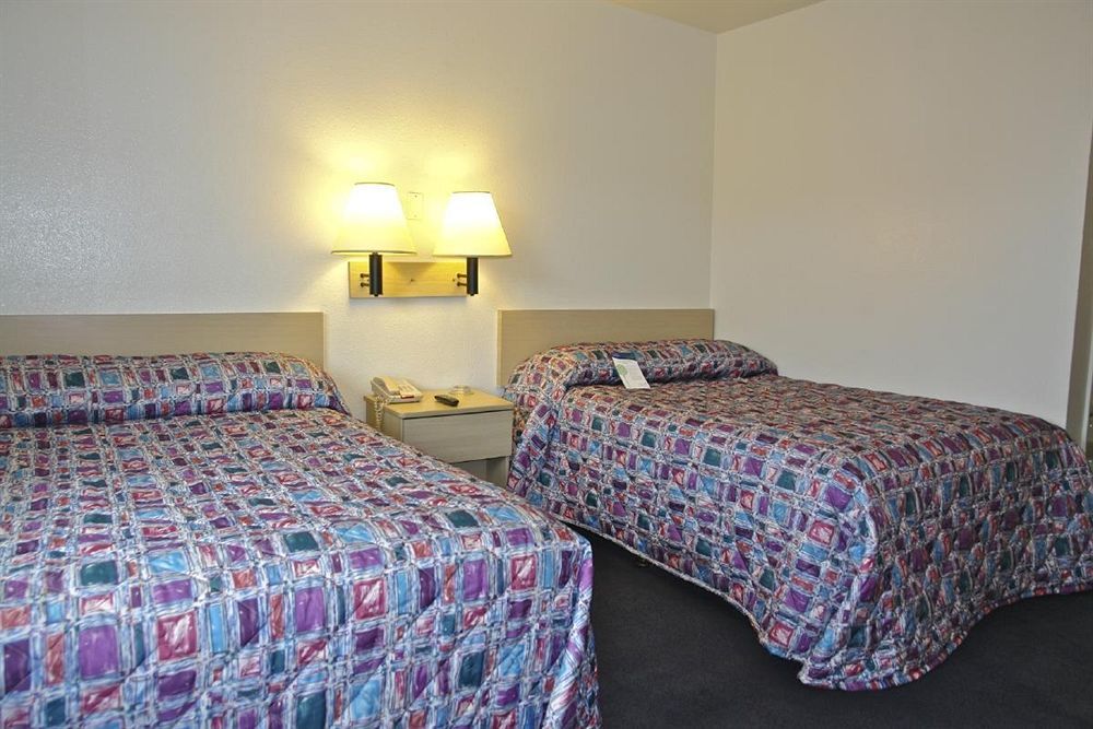 Americas Best Value Inn East Peoria מראה חיצוני תמונה