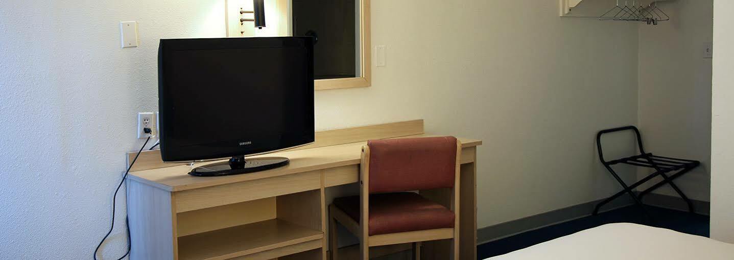 Americas Best Value Inn East Peoria מראה חיצוני תמונה